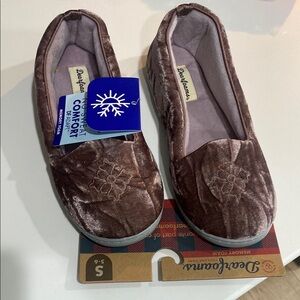 Dearfoams Brown Velvet Slippers